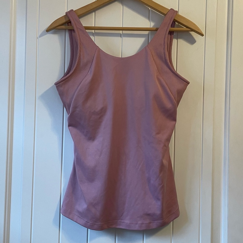 ￼ Workout top